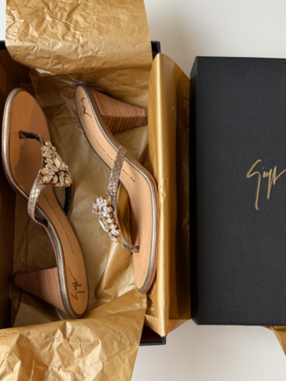 Giuseppe Zanotti vintage crystal embellished metallic gold thong sandals, IT 38 - Picture 4 of 13